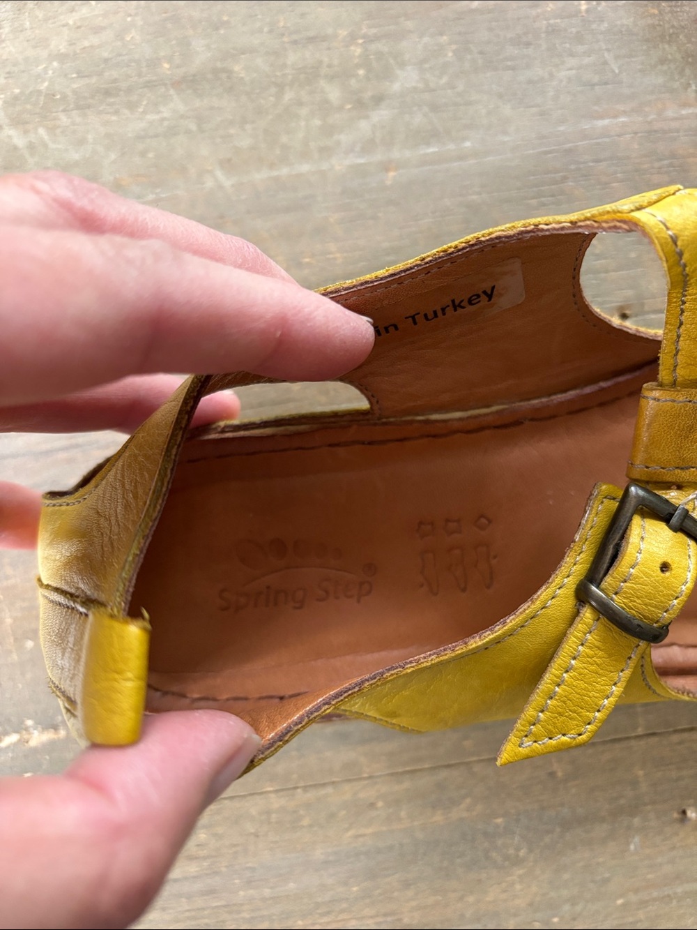 Spring Step yellow sandals - Picture 5 of 6